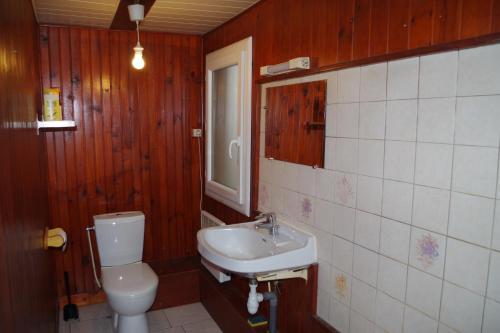 Koupelna v ubytování Au pied du donjon