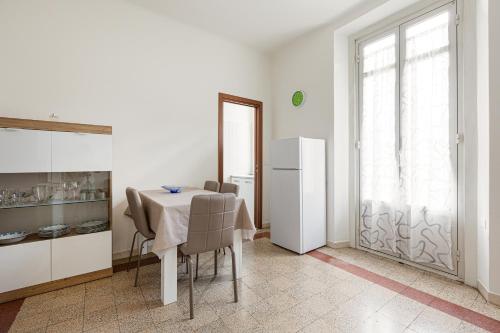 GuestHost - Ca' Granda M5 Bright Apartment