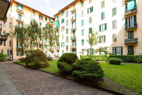 GuestHost - Ca' Granda M5 Bright Apartment