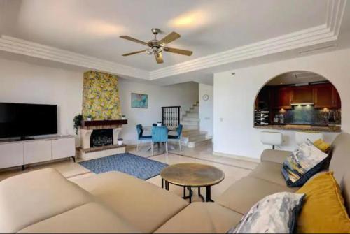 Spacious Villa Flamenco Riviera Del Sol