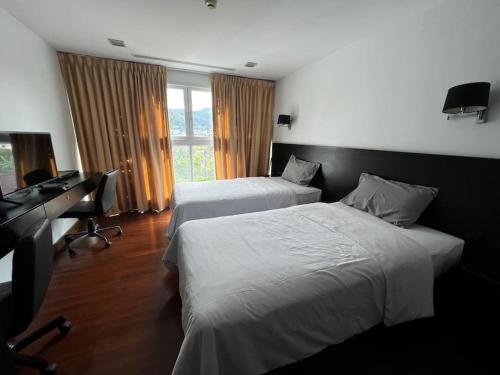 Ένα ή περισσότερα κρεβάτια σε δωμάτιο στο Luxurious 3BR Penthouse Jacuzzi Seaview