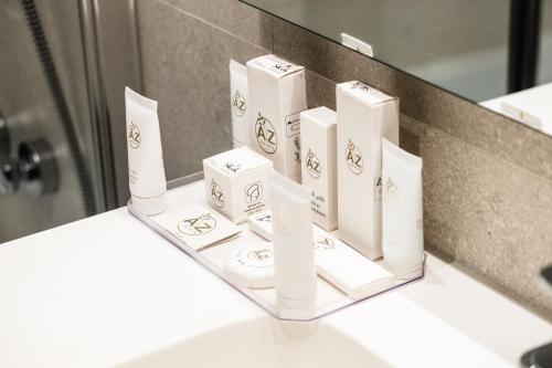 Ένα μπάνιο στο AZ Hôtels Montana