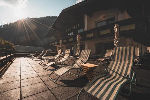 Nespecifikovaný výhled na hory nebo výhled na hory při pohledu z hostelu