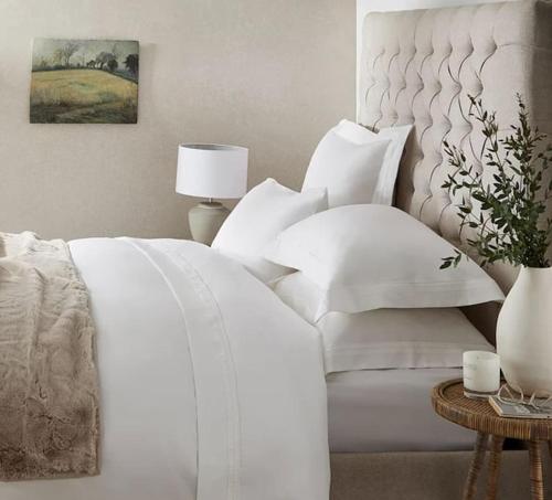 Postel nebo postele na pokoji v ubytování FAIRYTALE BELGRAVIA HOUSE - 2 beds 2 baths 4 people