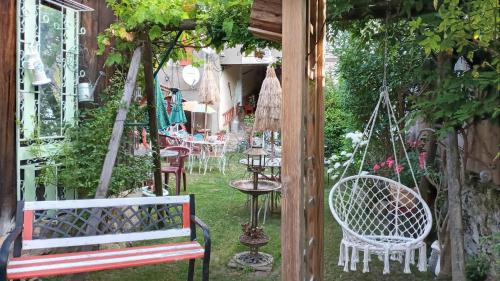 Κήπος έξω από το Le Relais De Rochepaule