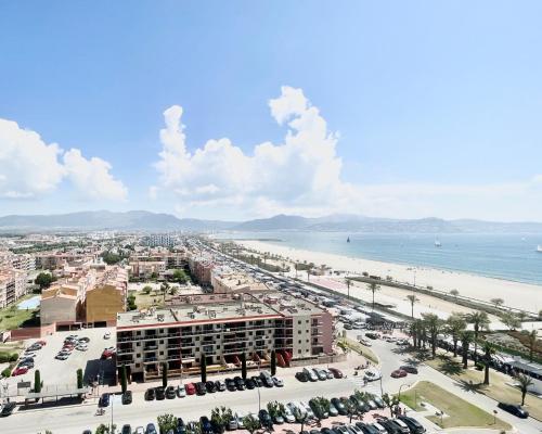 Apartament estilós i renovat a primera línia, amb vistes privilegiades!