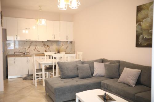Virtuve vai virtuves zona naktsmītnē Apartment Amar