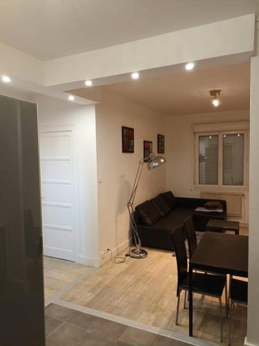 Photo de la galerie de l'établissement Appartement tout équipé, à Saint-Étienne