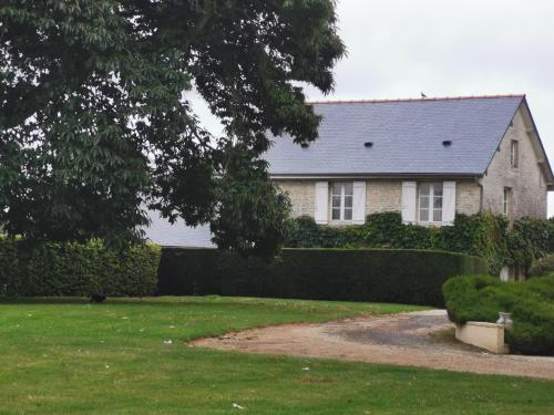 Taman di luar Grand Hôtel "Château de Sully" - Piscine & Spa -Teritoria
