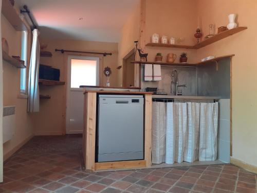 Dapur atau dapur kecil di la fenêtre