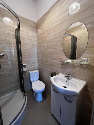 Un baño de Hotel Safir Babice