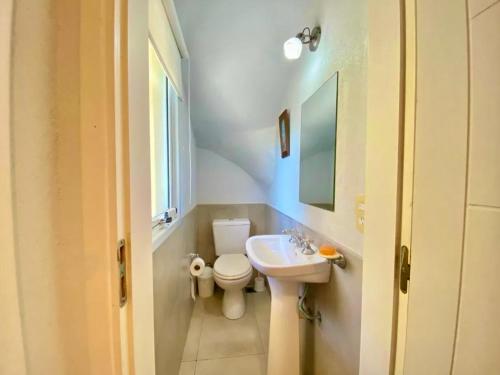 Ένα μπάνιο στο Hermoso Duplex en la mejor zona de Pinamar!
