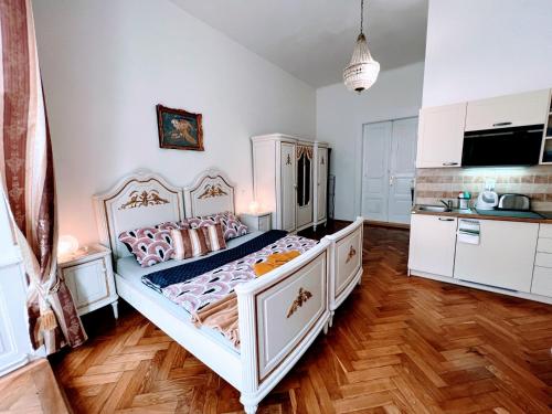 Romantic flat / 2 people / near Wenceslas Square