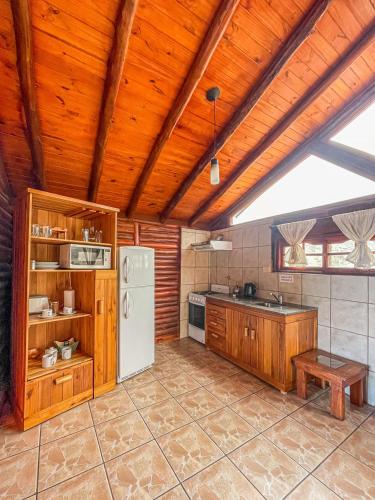 Dapur atau dapur kecil di Cabañas Aventurados