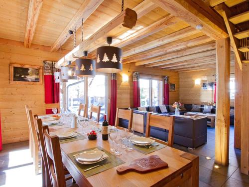 Chalet in Les Deux Alpes with Private Pool