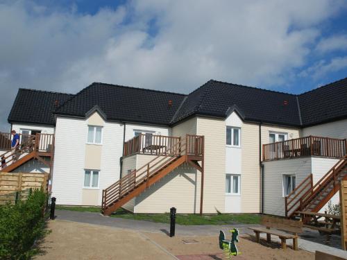 Photo de la galerie de l'établissement Modern apartment with beach at only 500 m, à Oye-Plage