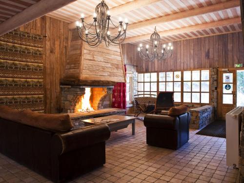 Photo de la galerie de l'établissement Chalet in Les Arcs with Heated Pool, à Arc 2000