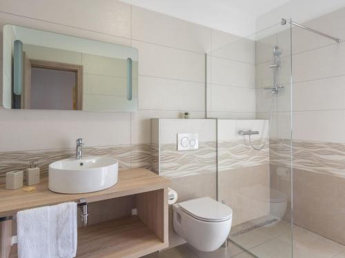 Ένα μπάνιο στο Villa in Turanj with Stunning Sea Views