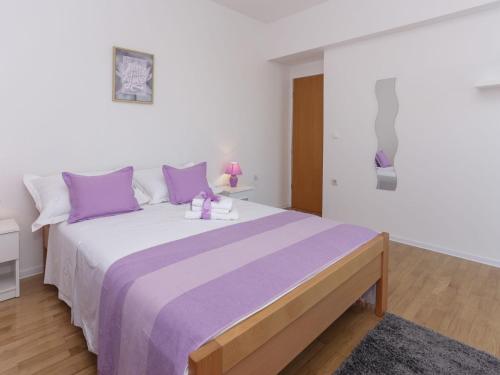 Apartment in Ka tel Gomilica near the Sea