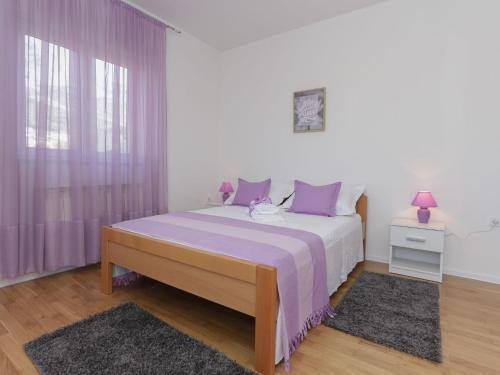Apartment in Ka tel Gomilica near the Sea