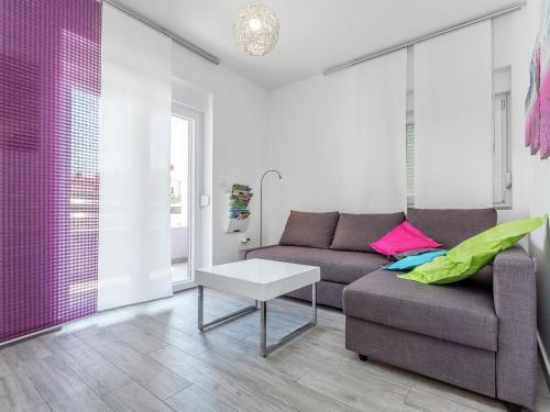 Modern Holiday Home with Pool and bubble bath in Pula