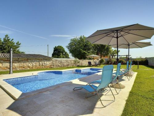 Quaint Holiday Home in Vodnjan with Pool