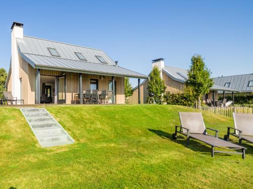 Modern design lodge with combi microwave, in national park