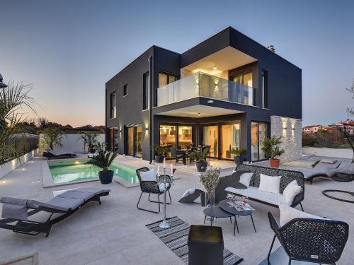 Luxurious Villa in Rovinj with Pool