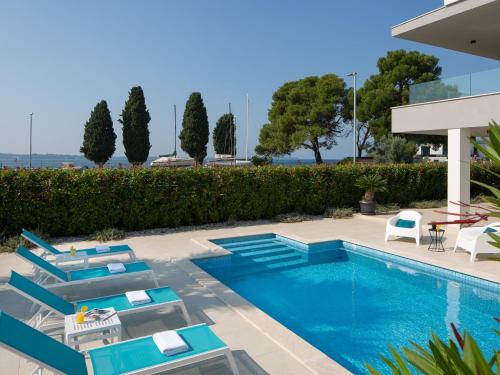 Apartment in Fa ana near Beach and Pool