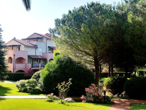 Tastefully furnished studio at just 1 5 km from the sea