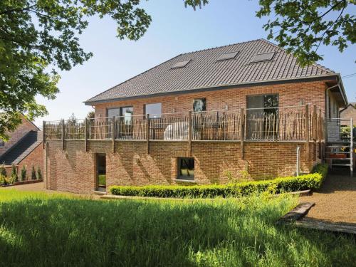 Modern Holiday Home in Noiseux with Garden