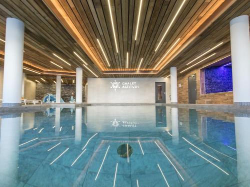 Photo de la galerie de l'établissement Chalet in Les Arcs with Pool & Sauna, à Arc 2000