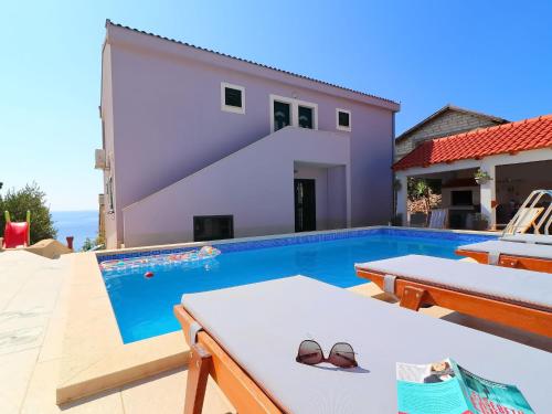 Sea View Villa in Cara