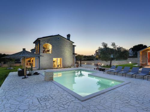 Villa in Rovinj with Pool and Sauna