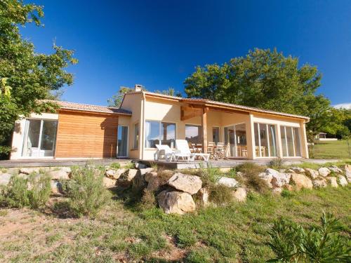 Pet-Friendly Home w Garden