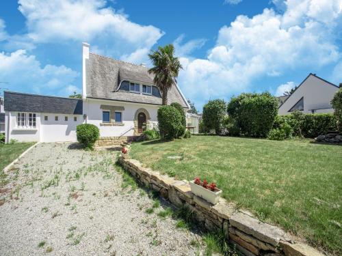 Breton villa in Concarneau with private pool