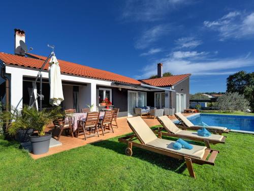 Villa in Rovinj with Pool & Bubble Bath