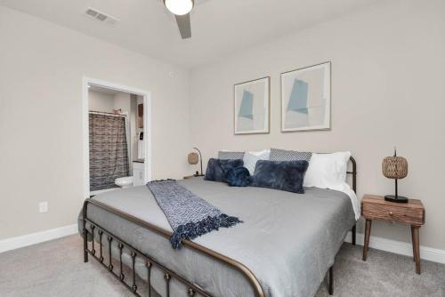 Postel nebo postele na pokoji v ubytování The Blue Horizon - Kemah Boardwalk - Galveston