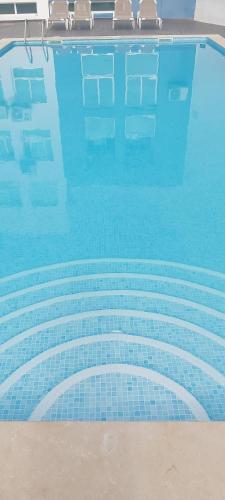 Deluxe apartment in Albufeira old town, 200m walk to beach, pool parking