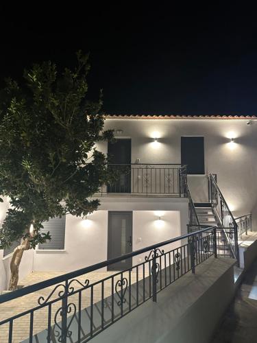 Gallery image of Flonikos Apartmnets in Tsimándria