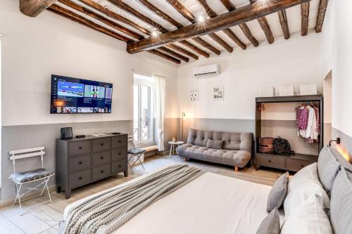 Costaguti 36 Apartment