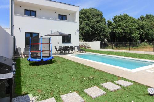 Villa Relax II with private pool near the town and the beach by WiiBuk