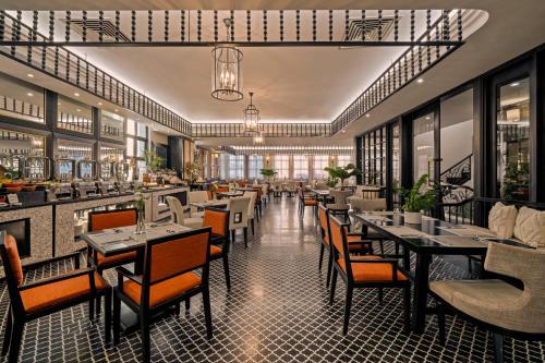 Restaurace v ubytování Sanouva Da Nang Hotel - Daily Afternoon Tea Inclusive