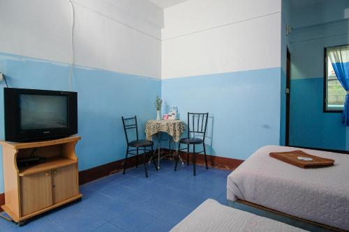 TV a/nebo společenská místnost v ubytování Blue House Pai