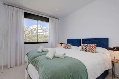 2 Bedroom Penthouse with Sea View @ Estepona Hills