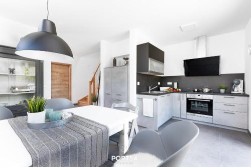 Köök või kööginurk majutusasutuses Lille sort hus