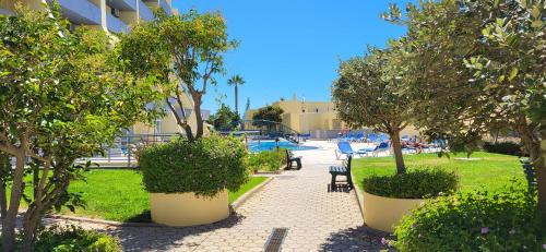 Lagos-Piscine et mer- Condominio do Mar