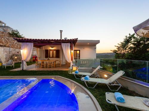 Villa in Crete with Private Pool & Beaches Nearby