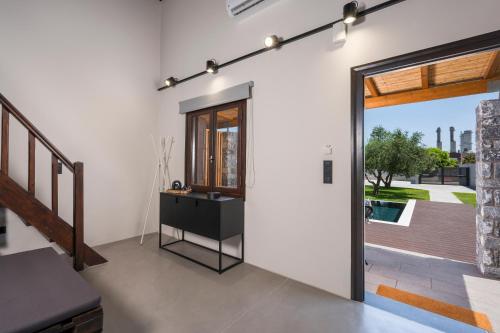 Eightyfour Living with private pool
