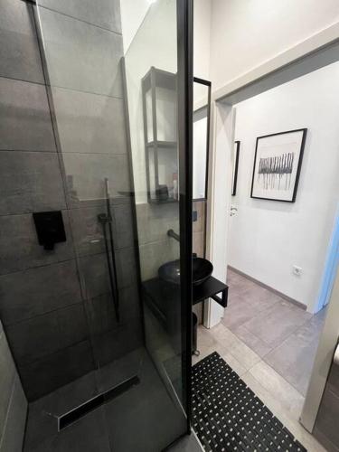 Ένα μπάνιο στο Moderne Stilvolle 2-Zimmer Wohnung in Walle
